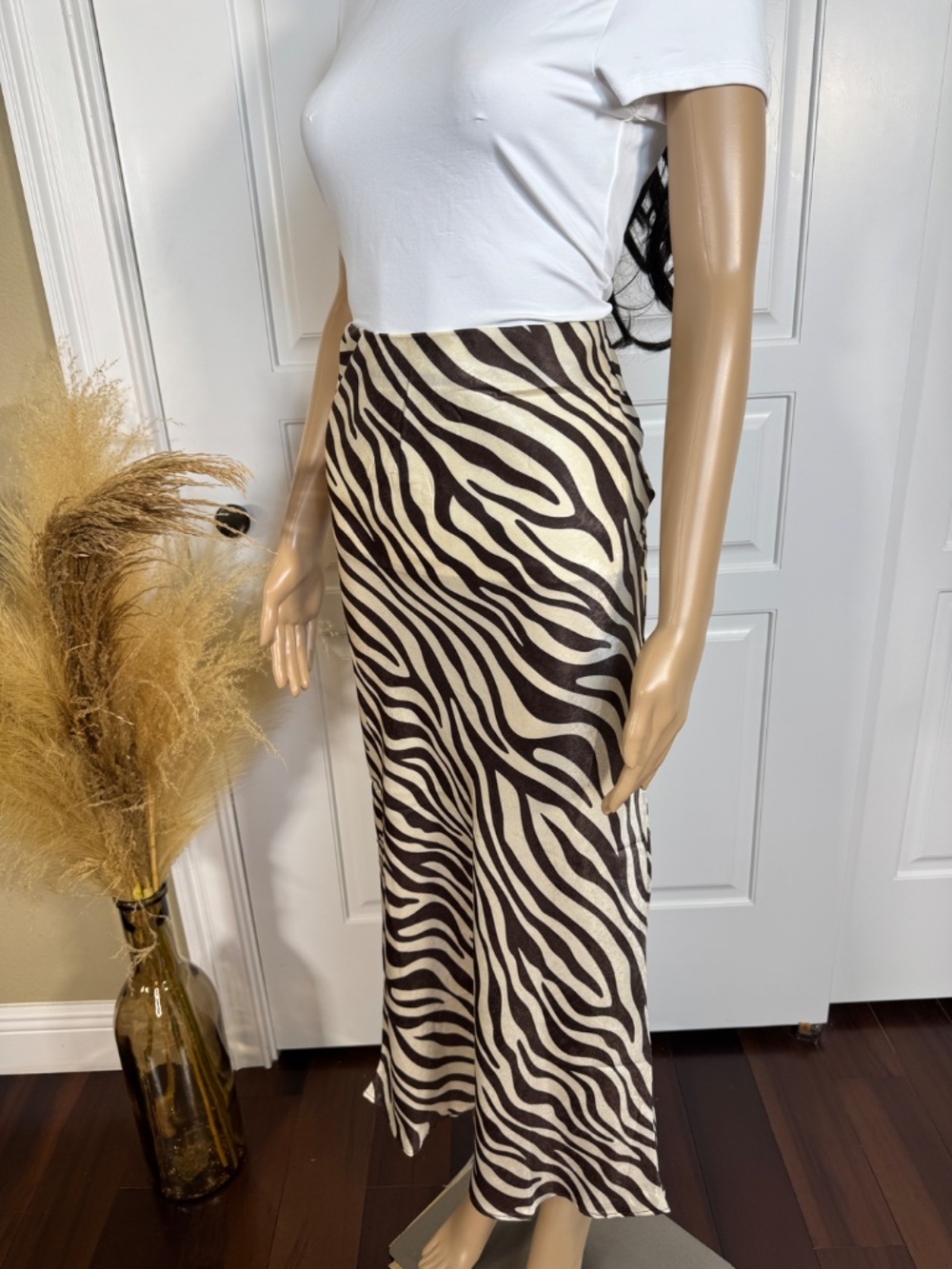 ELASTIC WAIST TIGER PRINT MIDI SKIRT - NWOT - Picture 7 of 17